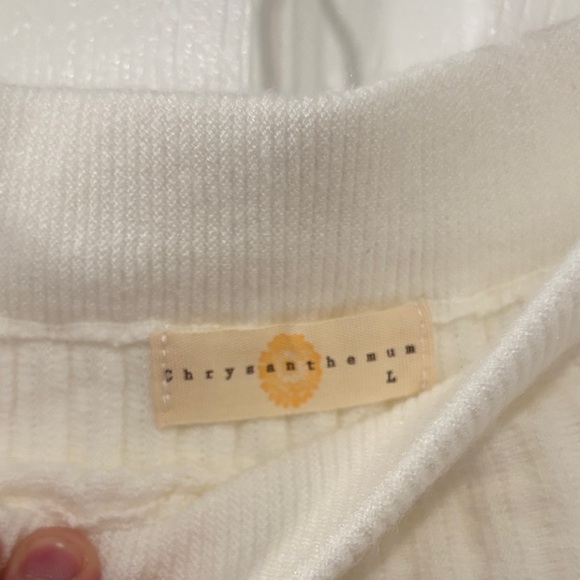 Cream Pleated Skirt - Picture 2 of 3